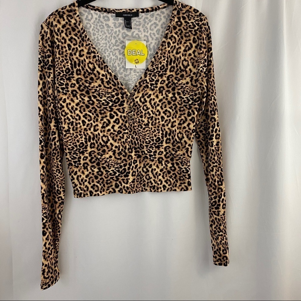 Forever 21 Long Sleeve Leopard print Crop Top NWT